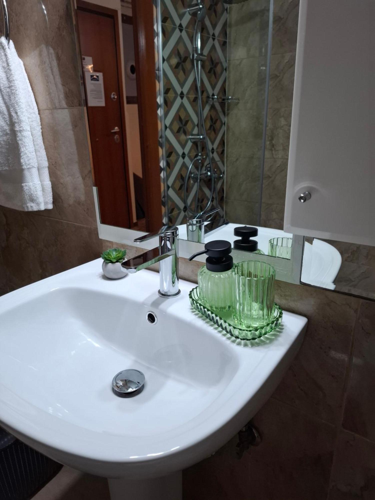 Anna Maria Greek Filoxenia Apartment 피레아스 외부 사진